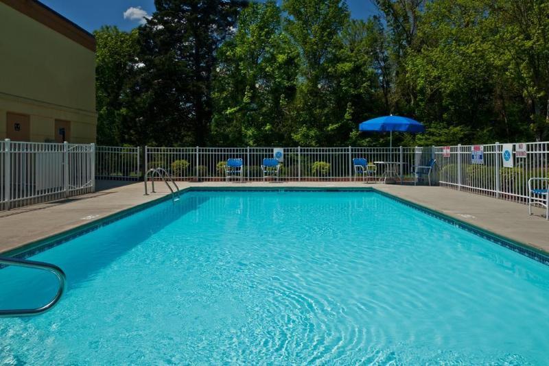 Holiday Inn Express Hotel & Suites Kimball, An Ihg Hotel Екстер'єр фото